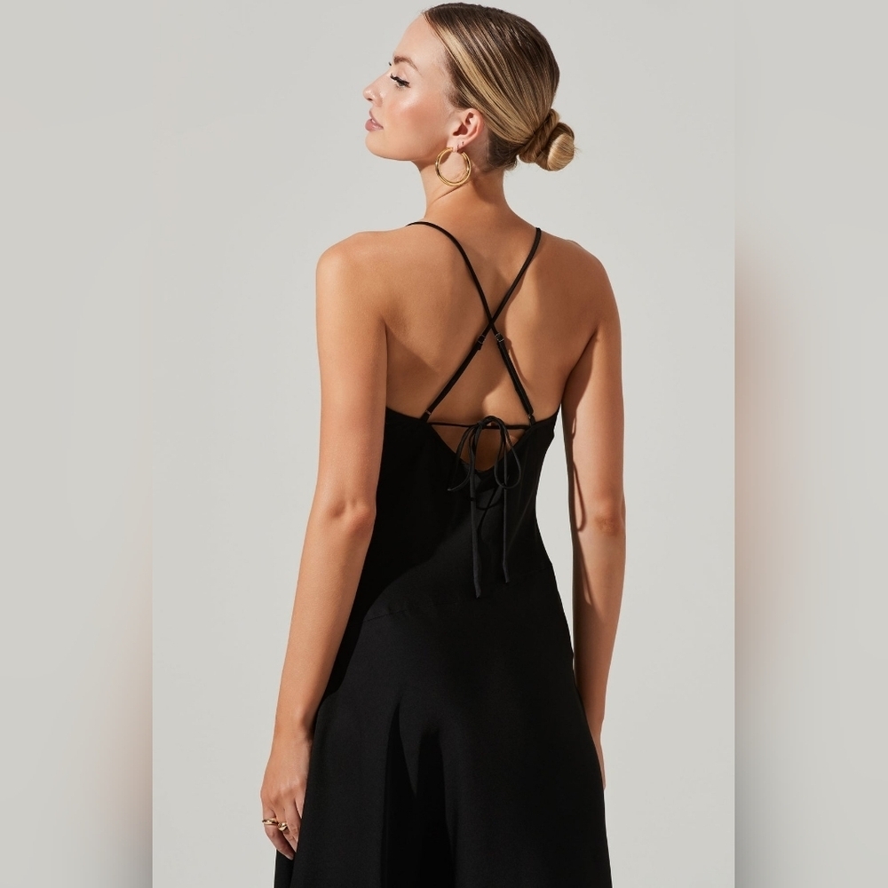 ASTR THE LABEL Gaia Midi Dress - Picture 12 of 13